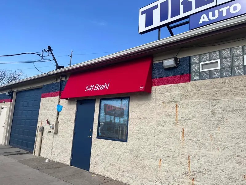 Fabric awning built by Metal AP for a Central Ohio storefront
